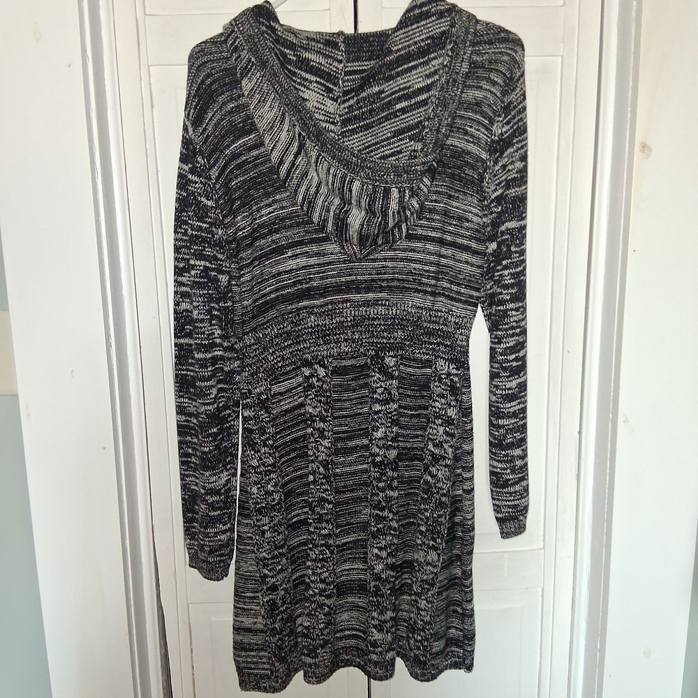 Style & Co. Black and White Knit Top - Picture 5 of 8